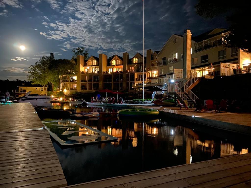 Muskoka Lakes Hotel And Resorts ميناء كارلينج المظهر الخارجي الصورة