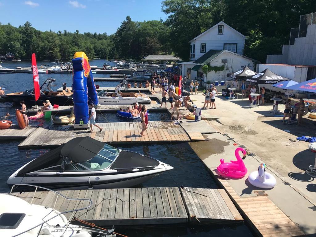 Muskoka Lakes Hotel And Resorts ميناء كارلينج المظهر الخارجي الصورة